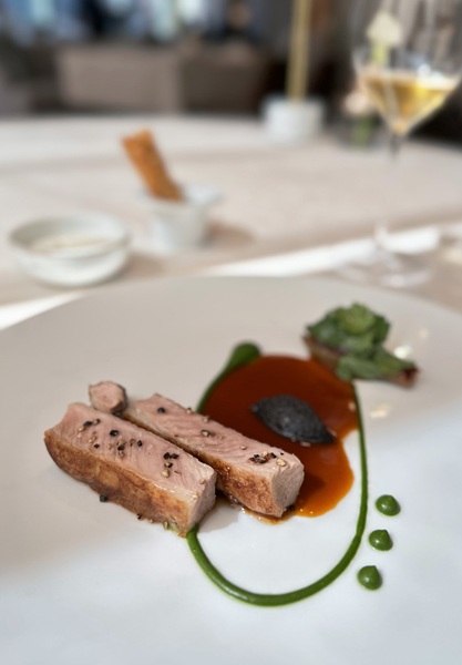 L'Envol Milk-fed lamb from Pyrenees, black lime condiment and coriander