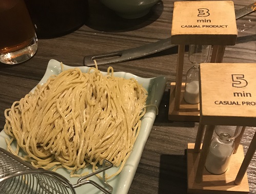 青花驕 (麺と砂時計)