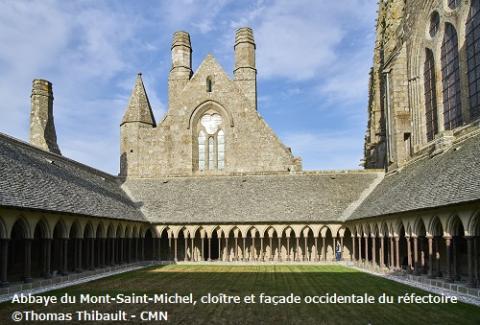 Abbaye du Mont-Saint-Michel, cloître et façade occidentale du réfectoire ©Thomas Thibault - CMN.jpg